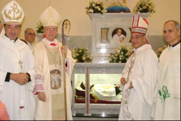 Frei Prevost na missa de beatificação do frei espanhol agostiniano Mariano de La Mata