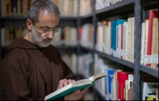 O pregador da Casa Pontifícia, o frade capuchinho Roberto Pasolini.