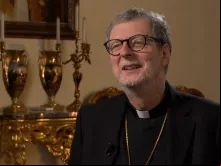 O prefeito do Dicastério para as Igrejas Orientais da Santa Sé, cardeal Claudio Gugerotti, fala à EWTN News em entrevista no Vaticano em 11 de dezembro de 2024.
