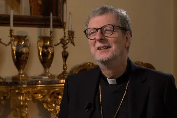 Cardeal Claudio Gugerotti fala à EWTN News em entrevista no Vaticano em 11 de dezembro de 2024