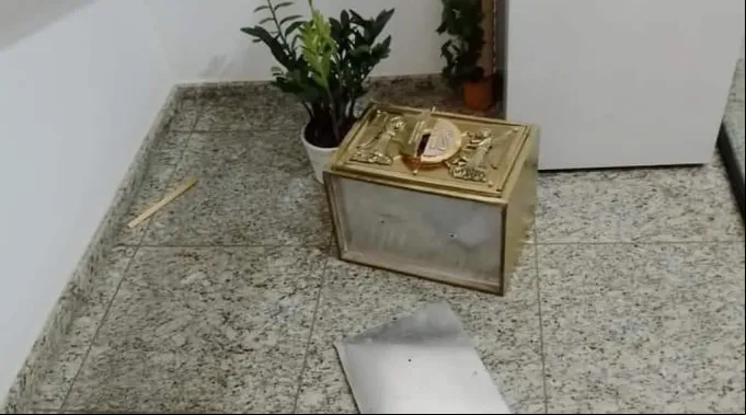 Sacrário profanado