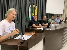 Maria Mercedes Gerolomo falou sobre a ADPF 442 na Câmara Municipal de Apucarana.