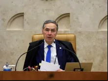 Barroso na sessão plenária do STF em 25 de outubro.