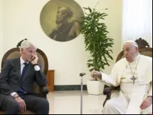Bill Clinton e papa Francisco no Vaticano.