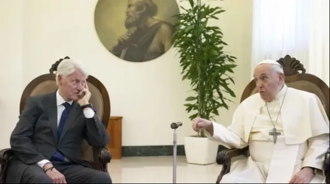 Bill Clinton e papa Francisco no Vaticano. ?? 