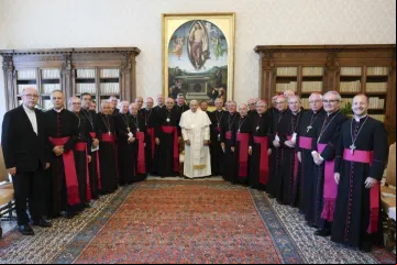 Bispos portugueses com o papa Francisco em visita ad limina, em maio de 2024