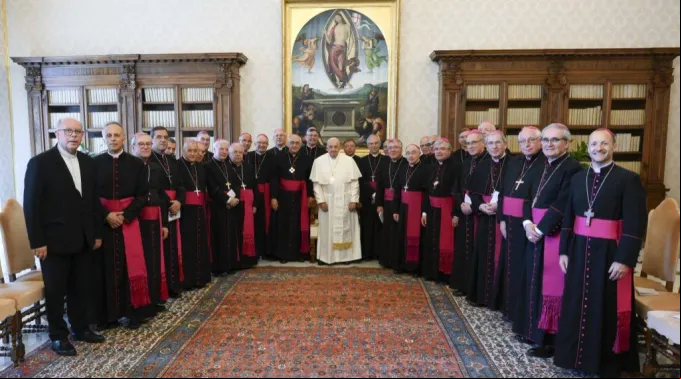 Bispos portugueses com o papa Francisco em visita ad limina, em maio de 2024