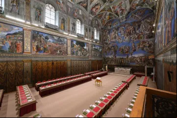 Capela Sistina pronta para o Conclave.