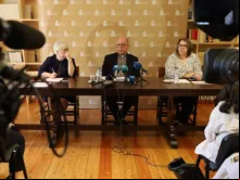 Secretário da CEP, padre Manuel Barbosa, em coletiva de imprensa