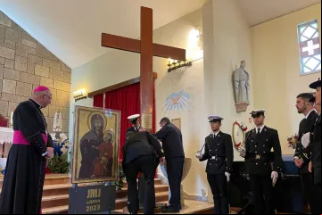 Dom Rui Valério com os símbolos da JMJ