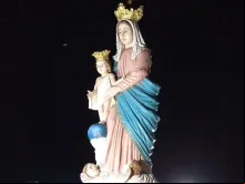 Estátua de Nossa Senhora das Vitórias.