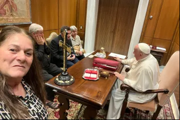 Fundadores da Fazenda da Esperança com o papa Francisco.
