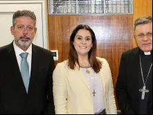 Cardeal Paulo Cezar e os deputados federais Arthur Lira e Simone Marquetto falaram sobre a defesa da vida.