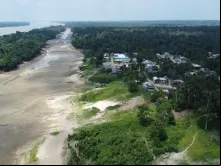 Rio Solimões em Tefé (AM). Região é atingida por estiagem.