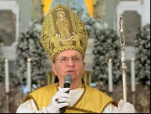 Bispo da istração Apostólica São João Maria Vianney, dom Fernando Rifan