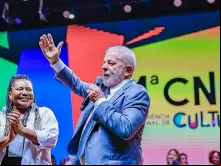 Presidente Lula com a ministra da cultura, Margareth Menezes na  4ª Conferência Nacional de Cultura (CNC), em Brasília