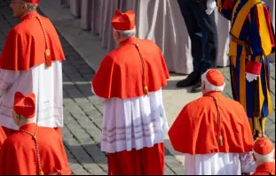 Cardeais em Roma.