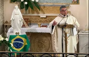 Imagem de Nossa Senhora das Graças.
