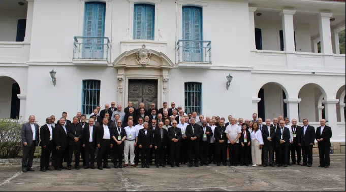 Participantes da 40ª Assembleia Geral Ordinária do CELAM no Rio de Janeiro. ?? 