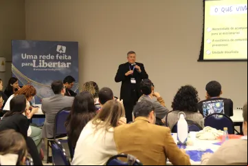 Monsenhor Lucio Adrian Ruiz no 1º Encontro Nacional de Missionários Digitais em Aparecida (SP).