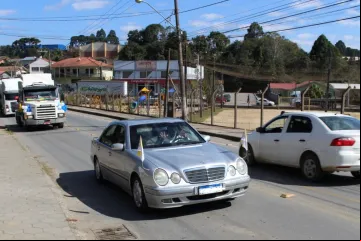 Mercedes Benz E430 usada pelo papa Bento XVI