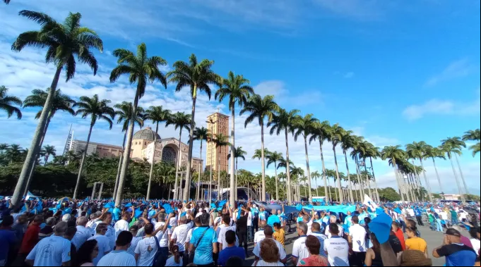 Participantes da Romaria do Terço dos Homens na missa do Santuário Nacional Aparecida 2024. ?? 