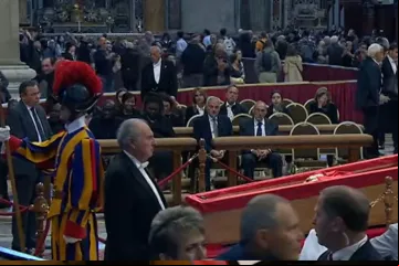 Moysés Azevedo no velório do papa Francisco