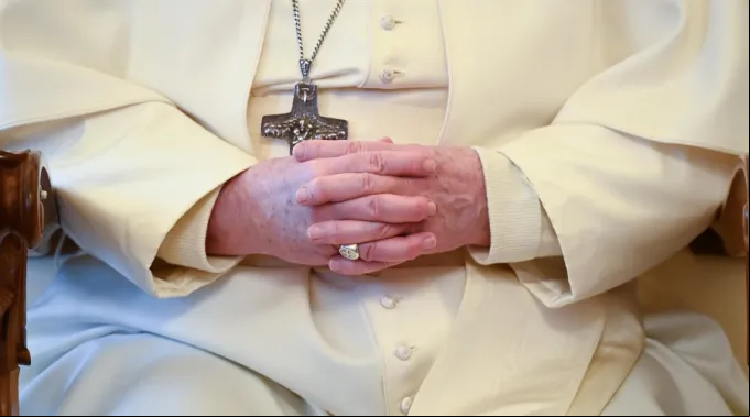 Papa Francisco rezando ?? 