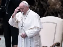 Imagem referencial. Papa Francisco em oração.