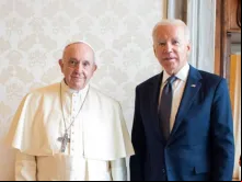 Papa Francisco recebe o presidente americano Joe Biden no Vaticano em 29 de outubro de 2021.