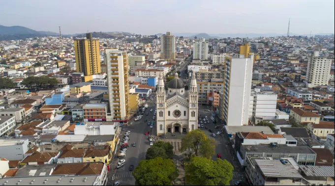 Vista aérea da Catedral Metropolitana de Pouso Alegre (MG). ?? 