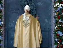 A porta santa da basílica de são João de Latrão foi aberta hoje (29)