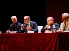 O cardeal Raymond Burke fez parte de uma conferência em Roma na terça (3), véspera do sínodo da Sinodalidade.