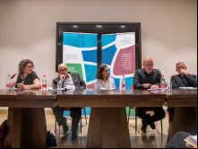 Hana Bendcowsky, diretora do Centro de Relações Judaico-Cristãs de Jerusalém do Rossing Center; Hussam Elias, diretor executivo do projeto; o padre jesuíta David Neuhaus; e Bernard Sabella, professor aposentado de sociologia.