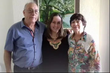 José Cloves Arruda e Maria Auxiliadora Vaz de Arruda com a filha Priscila Vaz.