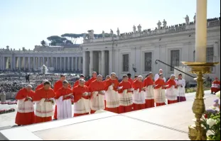 O papa Francisco criou no consistório de sábado (30) 21 novos cardeais, com idades entre 49 e 96 anos, e originários de 15 países e cinco continentes diferentes