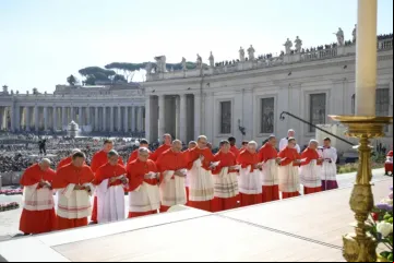 O papa Francisco criou no consistório de sábado (30) 21 novos cardeais, com idades entre 49 e 96 anos, e originários de 15 países e cinco continentes diferentes