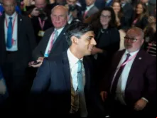 O primeiro-ministro britânico Rishi Sunak após seu discurso durante o último dia da conferência do Partido Conservador na quarta (4), em Manchester, Inglaterra.