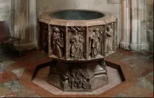 Pia batismal na catedral de Santo Estêvão em Viena, na Áustria.