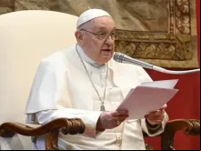 Papa Francisco em discurso ontem (8) a embaixadores de todo o mundo no Vaticano.