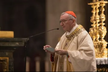 Cardeal Pietro Parolin celebra missa pela paz na Ucrânia