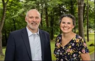 Peter Sonski e Lauren Onak, candidatos à presidência e à vice-presidência do Partido Americano da Solidariedade em 2024.