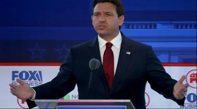 Ron DeSantis faz comentários durante o debate primário republicano ?? 