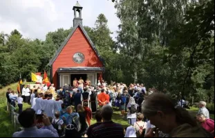 Celebração do dia de santo Olavo na capela de Stiklestad, na Noruega, em 28 de julho de 2023.
