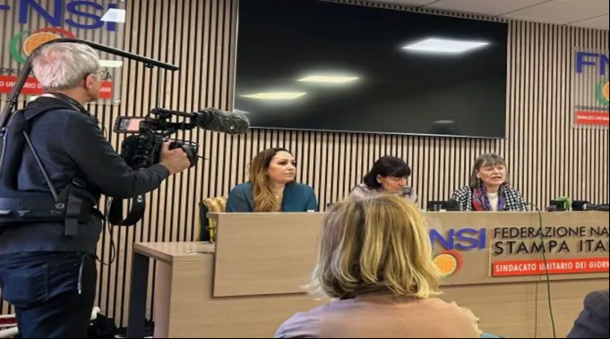 Laura Sgro e Gloria Branciani falam em coletiva de imprensa ?? 