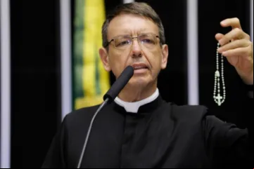 Padre Luiz Carlos Lodi.