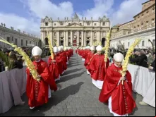 Procissão do Domingo de Ramos hoje (24) no Vaticano.