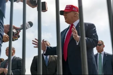 Donald Trump fala à imprensa em Atlanta