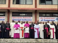 Cardeal Sarah com membros da Conferência Episcopal Nacional dos Camarões (NECC, na sigla em inglês)