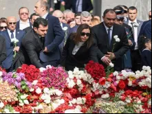 Homenagem a vítimas do genocídio armênio no Memorial do Genocídio Armênio em Yerevan, na Armênia, na última quarta-feira (24).